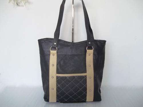 New Arrivals*Only one*Stunning REAL LEATHER HAND BAG  in Black- Great quality, Great buy!