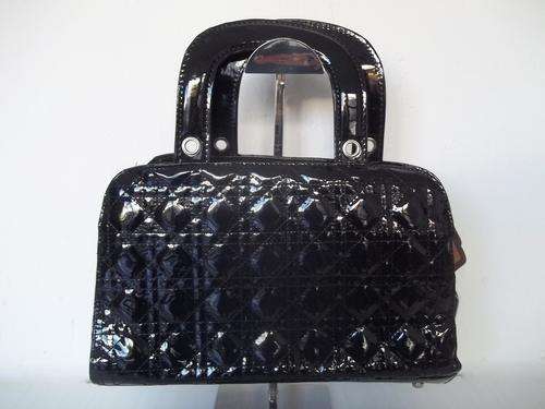 *NEW ARRIVALS* Ladies Patent quilted PU leather HandBag in BLACK -GREAT BUY!.