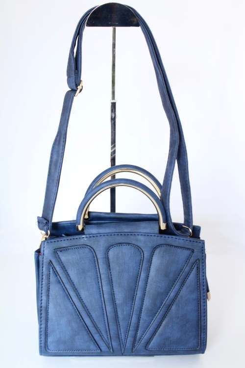 **NEW ARRIVAL**Elegant Ladies shoulderbag in Blue-step out in style!