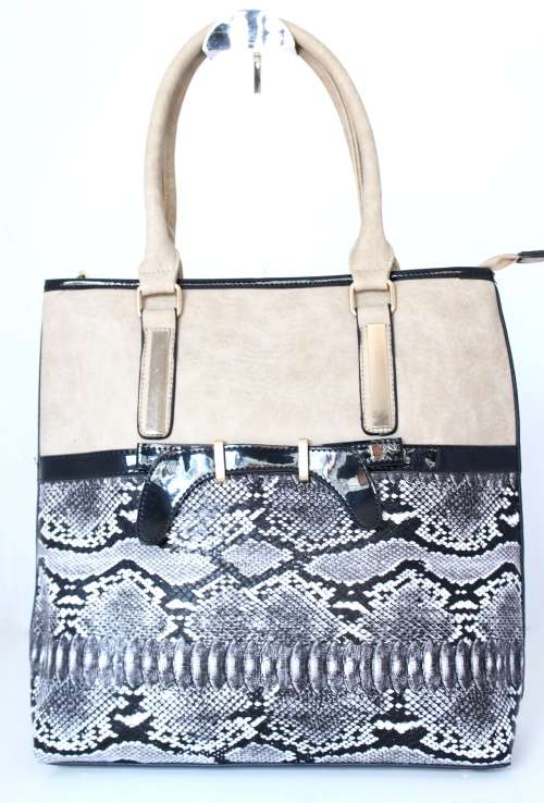 **NEW ARRIVAL** Luxury Ladies designer style Structured Moc Snake Leather Bag in Black -Made to Wow!