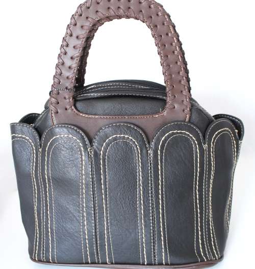 **NEW ARRIVAL** Luxury Ladies designer style Structured PanelBag in Black -Made to Wow!