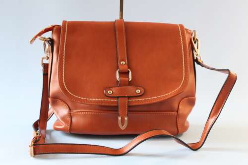 Quality ladies pu leather  Shoulder/Messanger Bag- Enough room for all essentials!