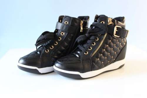 **Stunning** Studded black ladies sneakers size 6. High quality, stunning design!