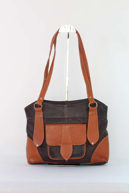 Stunning 100% Geniune LAMB LEATHER HANDBAG in Brown- Classical style!