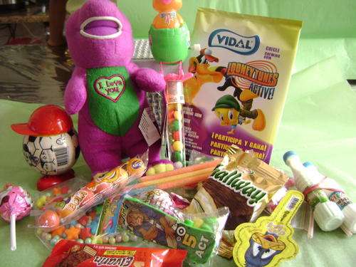 Beautiful gift box containing a singing Barney Doll(15cm) sweets,sweets and more sweets, yummy!!