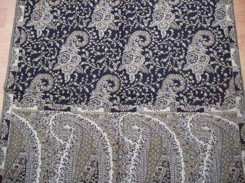 Soft & Elegant 100% Pashmina in beautiful BLACK Modern design.Fully reversible Very smart