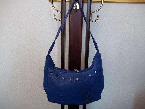 Stunning 100%  Genuine leather  Sling Bag in Beautiful Blue. For That Modern look!!