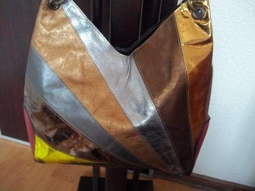 NEW DESIGN **100%  Genuine leather* Hand Bag in SHIMMERING SHADES OF GOLD. Absolutely gorgeous.