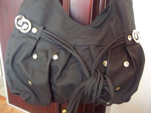 Beautiful high quality PU Leather bag in BLACK with diamantes. Very stylish!
