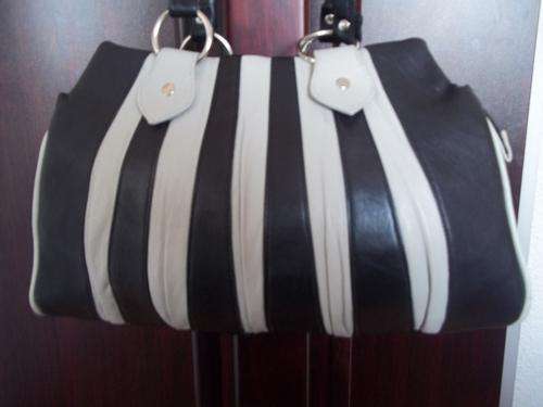 **ONLY ONE**stunning 100%  Genuine leather  Hand Bag: BLACK & GREY!Great modern style, made to last!