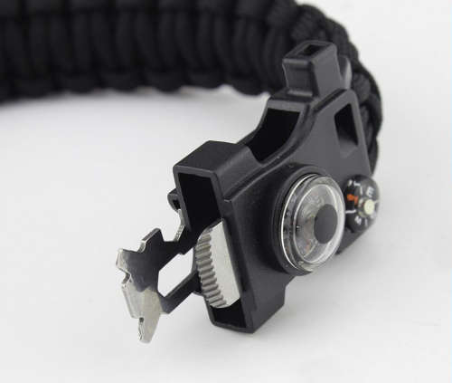 Perfect for Father's Day: Survival paracord bracelet with compass, flint and multitool