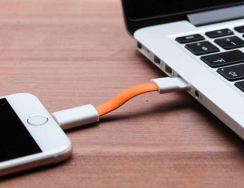 Tiny keyring phone charger - for iOS