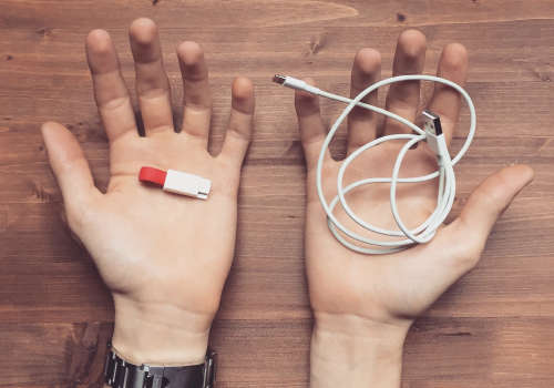 Tiny keyring phone charger - for iOS