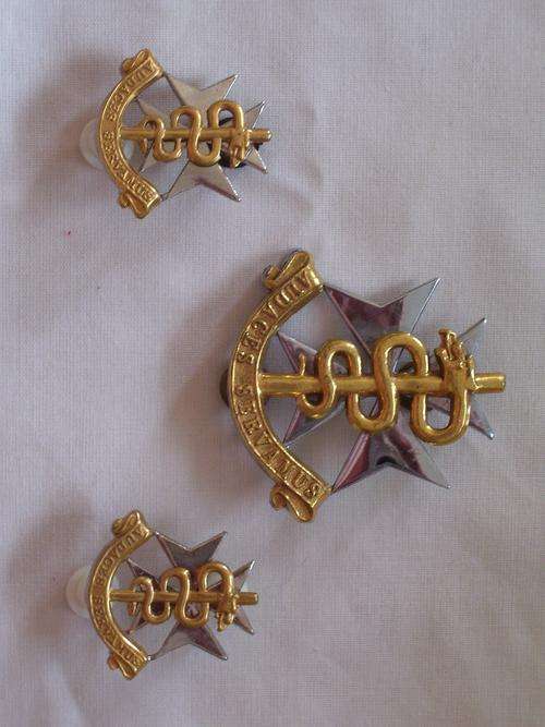 SANDF MEDICALS ERVICE CAP AND SHOULDER BADGES