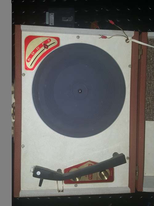 Gallo Cub Portable Record Player