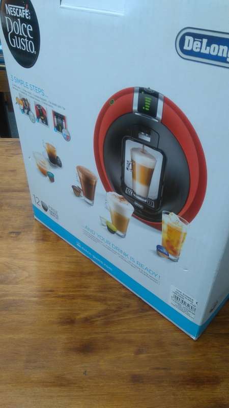 Nescafe - Dolce Gusto Coffee Machine - Red