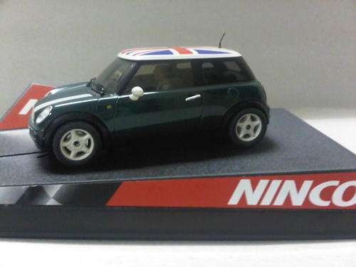 1:32 NINCO SLOT CAR MINI COOPER