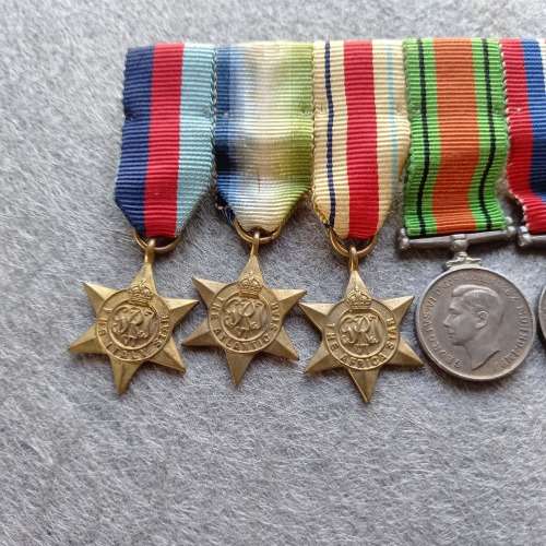 SET OF 5 X WW2 MINI-MEDALS COMPLETE WITH BAR AND RIBBONS