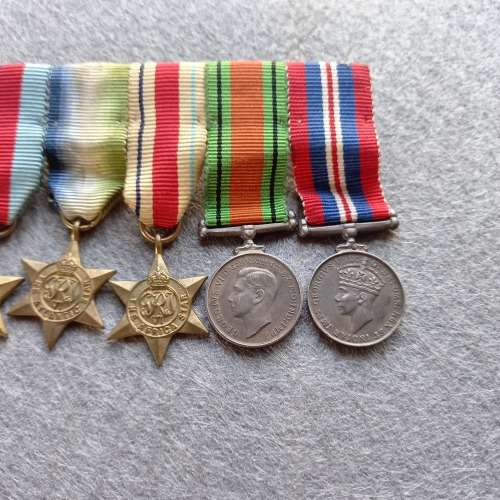 SET OF 5 X WW2 MINI-MEDALS COMPLETE WITH BAR AND RIBBONS