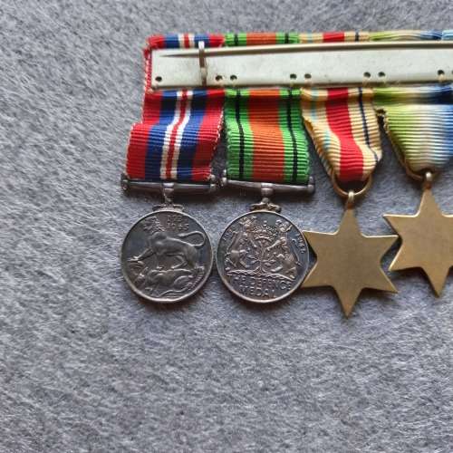 SET OF 5 X WW2 MINI-MEDALS COMPLETE WITH BAR AND RIBBONS