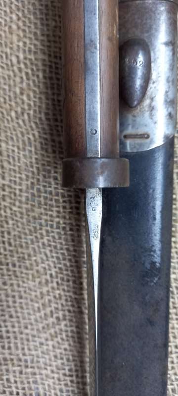 ORIGINAL BOER WAR BAYONET 1888 BRITISH COLONIAL MK11. MATCHING BLADE AND SCABBARD SERIAL NO. 352
