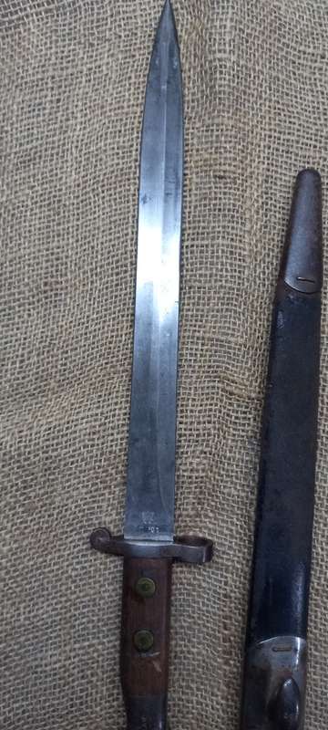 ORIGINAL BOER WAR BAYONET 1888 BRITISH COLONIAL MK11. MATCHING BLADE AND SCABBARD SERIAL NO. 352