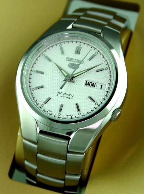 SEIKO MENS AUTOMATIC SEE THRU STEEL WATCH NEW SNK601 at R1 no RESERVE!!