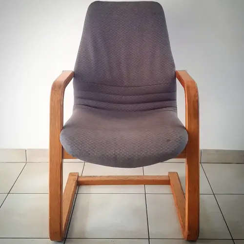 Cantilever office chair