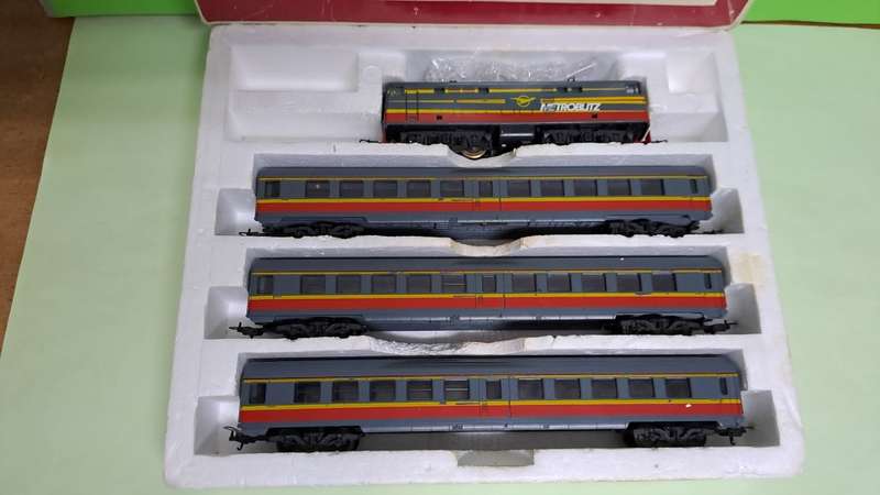 LIMA Metroblitz Train Set (Locomotive with 3 coaches) (Last One) BOXED