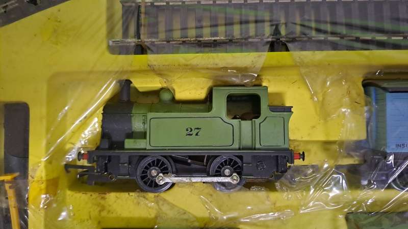 Horby Triang Train Set (Locomotive with 3 coaches) BOXED (NEW Old Stock Partly sealed LOCO NOT RUN)