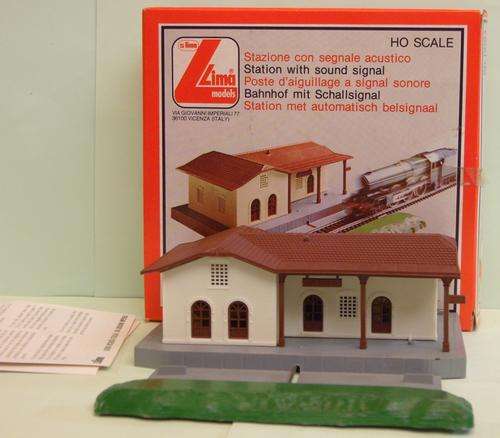 Lima Models - Station with Whistle (New)