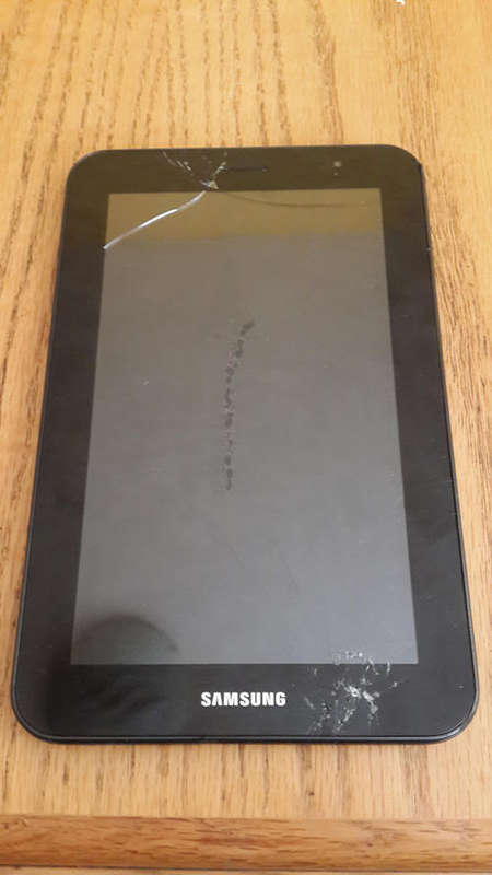 Samsung Galaxy Tab 7.0 Plus *Read