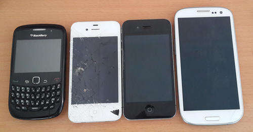 x2 Apple iPhone 4G x1 Galaxy S3 x1 Blackberry Curve!!