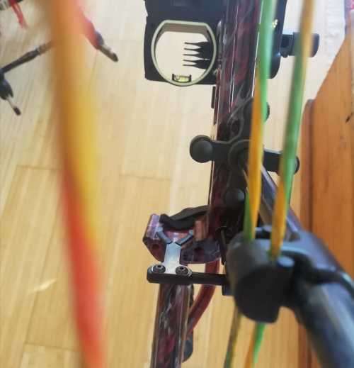 APA MAMBA 70LBS HUNTING BOW