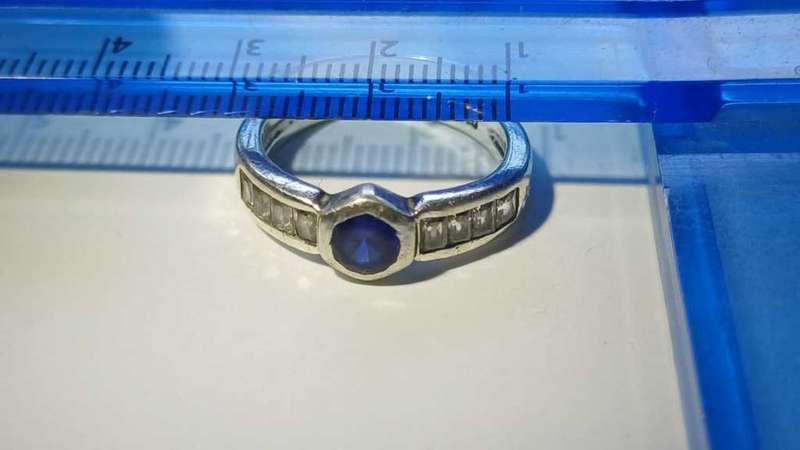 SILVER RING WITH BLUE JEWEL