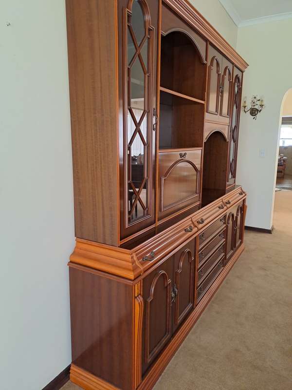 Wall Unit (almost new condition - ex Hartmann & Keppler)