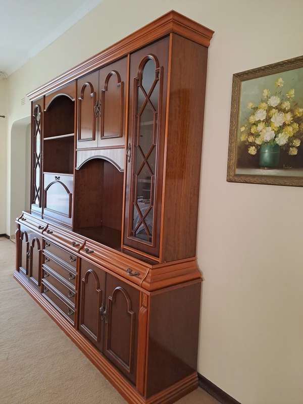 Wall Unit (almost new condition - ex Hartmann & Keppler)
