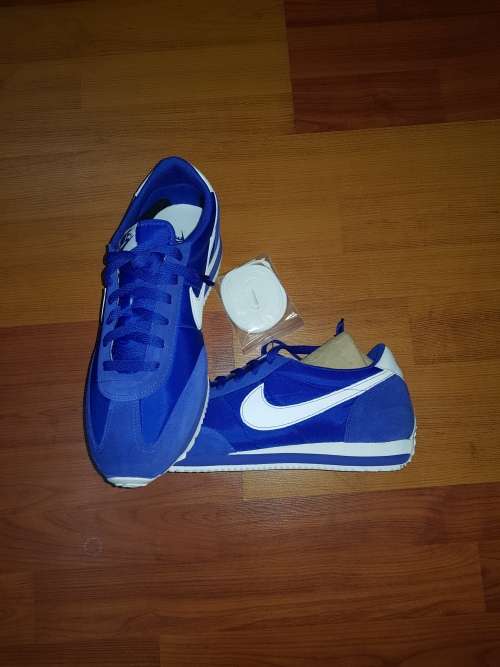 Authentic Nike Oceania Sneakers - Size UK 10
