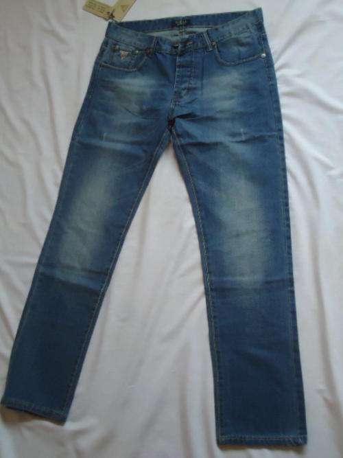 GUESS Stone Washed Straight Cut Denimz - 34