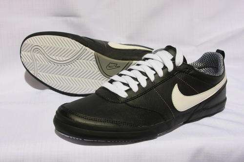 Nike Top Court Sneaker - Size 6 / 9