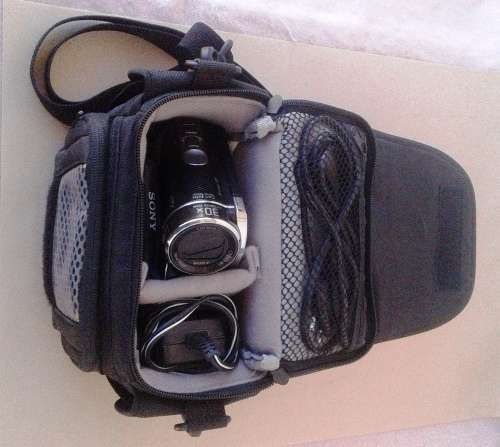 Sony HDR-CX190 - LIKE NEW! R1 Auction! No Reserve!