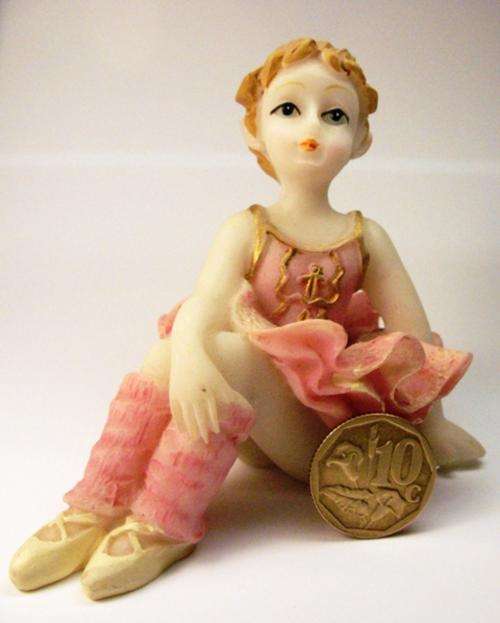 Exclusive Porcelain Figurine! *Ballerina*