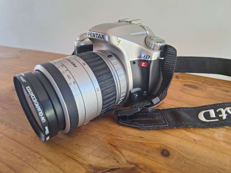 Pentax *ist DL digital camera