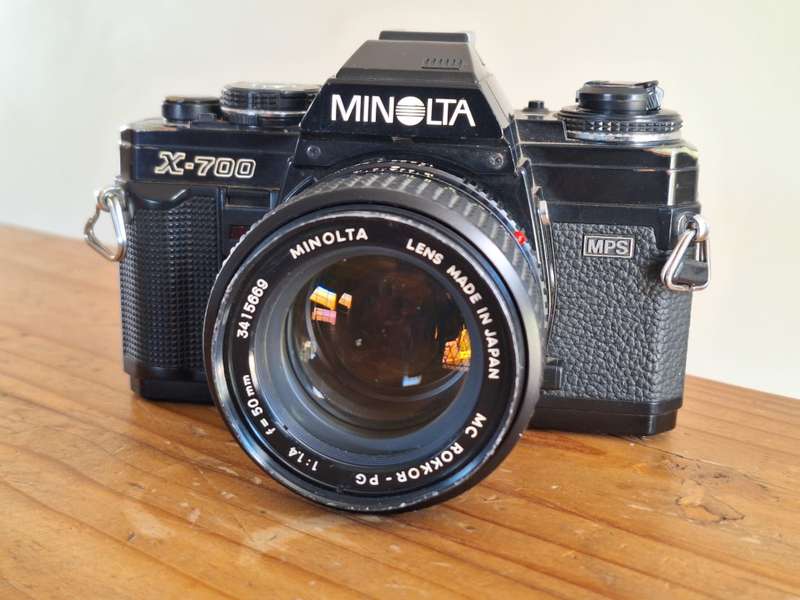 Minolta X700