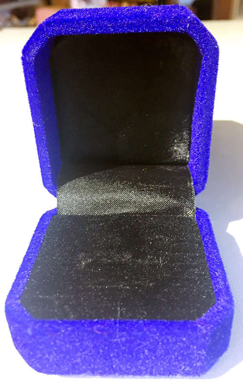 Blue velvet jewelry box for ring&earing  size:5.5×4×5cm