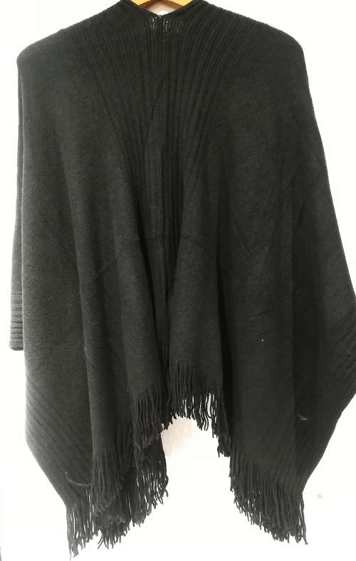 Lady's Poncho for autumn& winter, one size fits all, black