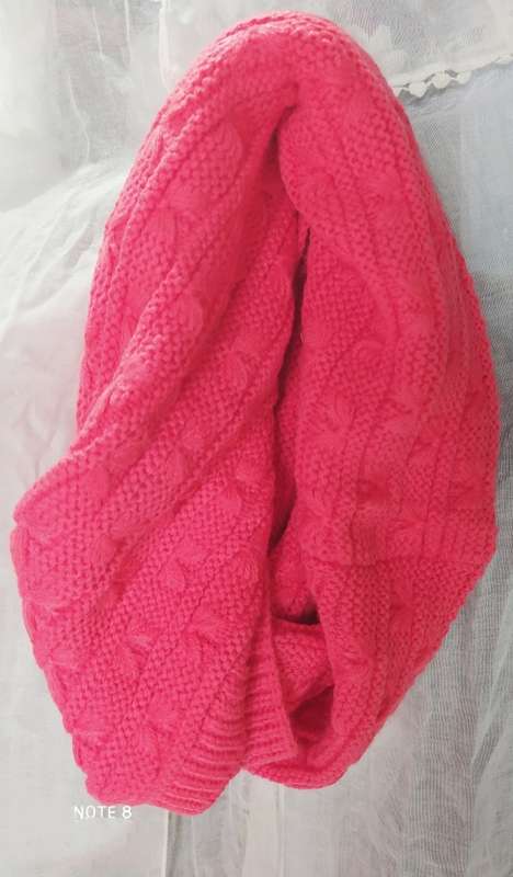 Lady's winter snood scarf