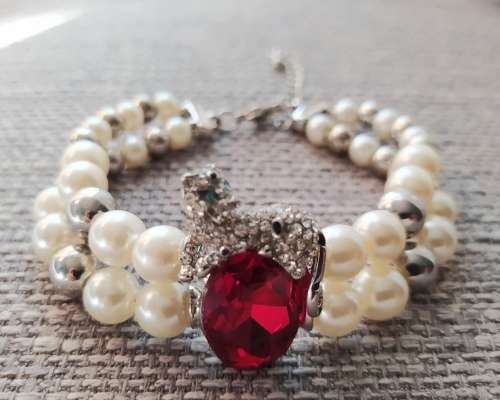 Red stone and pearls bracelet, CLOSING DOWN SALE