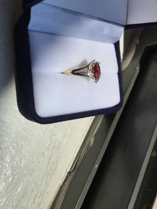 9ct Gold Garnet & Diamond Ring Stunning piece .