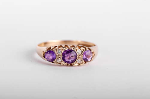 9ct /9k Gold Amethyst Victorian style ring